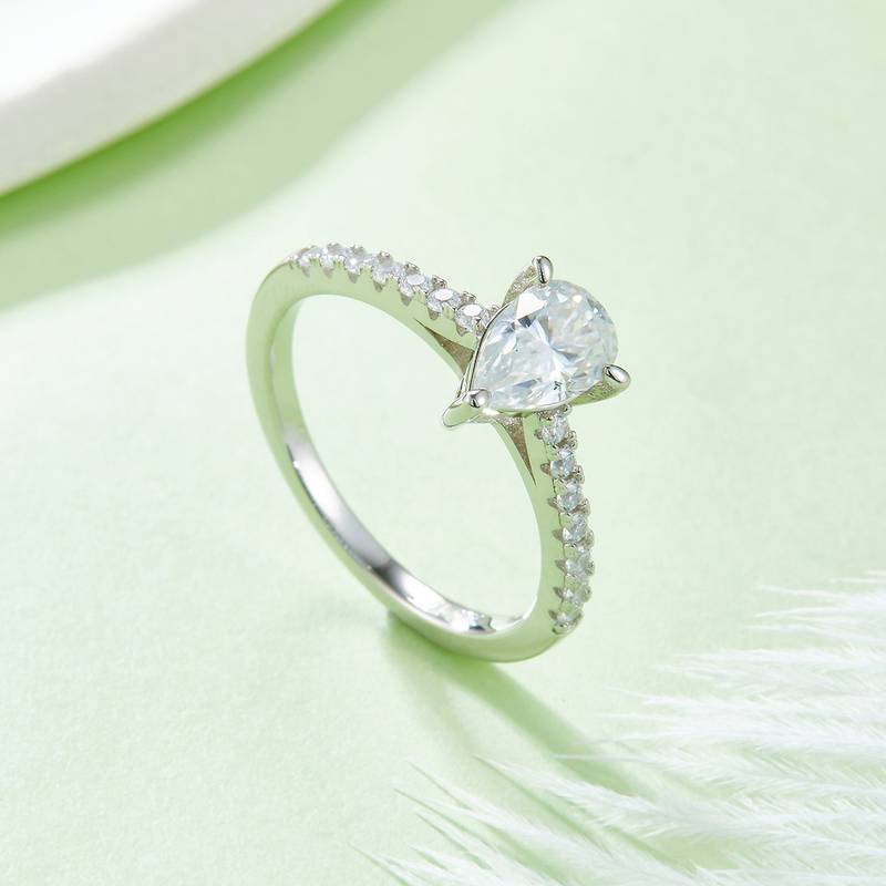 微镶梨形S925银镀白金MoissaniteWomen's Ring1.0ctD级